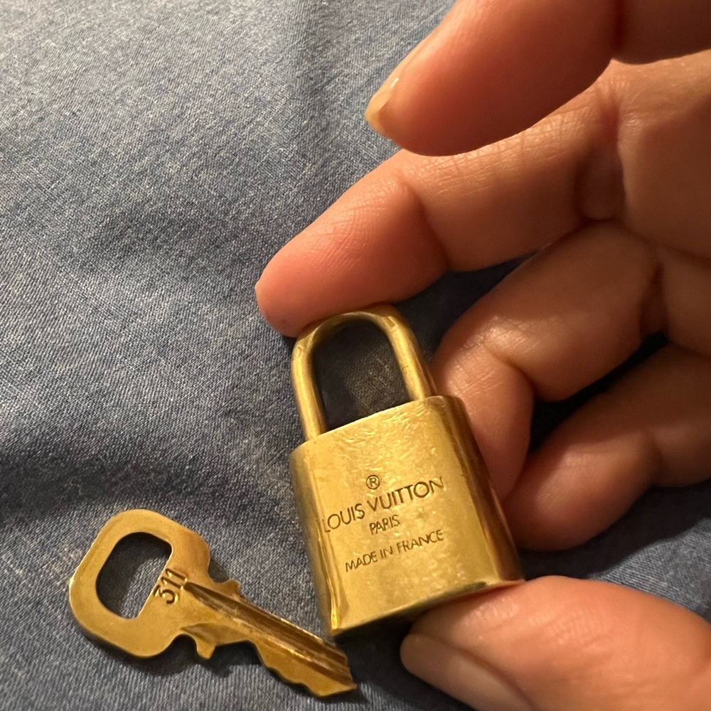 Lv Lock - image 2